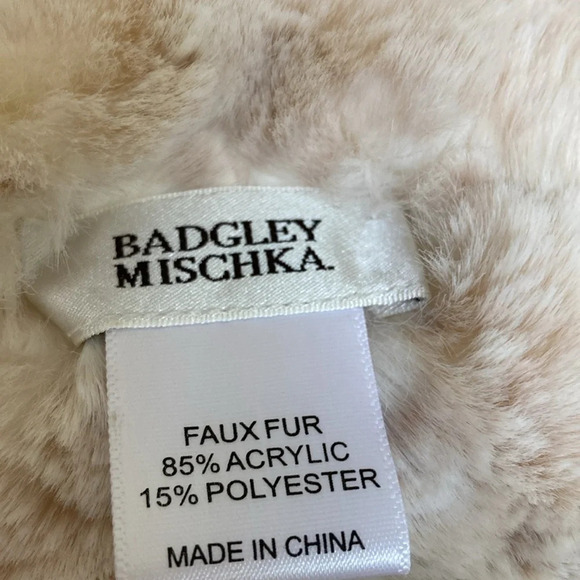 Badgley Mischka Faux Fur Scarf - Picture 4 of 9
